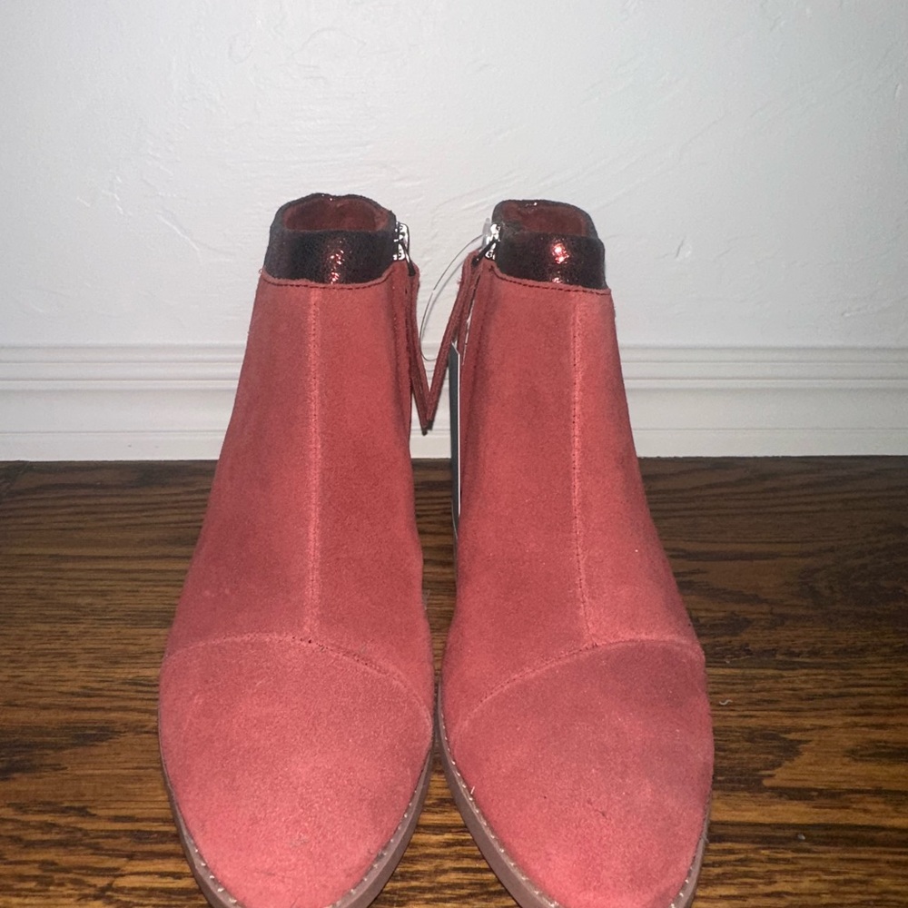 Elegant Red Ankle Boots